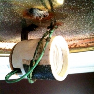 15-burned-lamp-socket-wiring