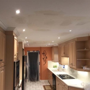 1_11-kitceh-lighting-with-2-1-4-led-cans-and-led-strip-fixture