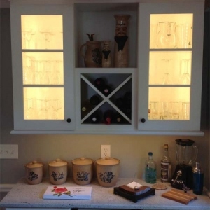 1_06-led-in-cabinet-lighting-and-under-cabinet-lighting-on